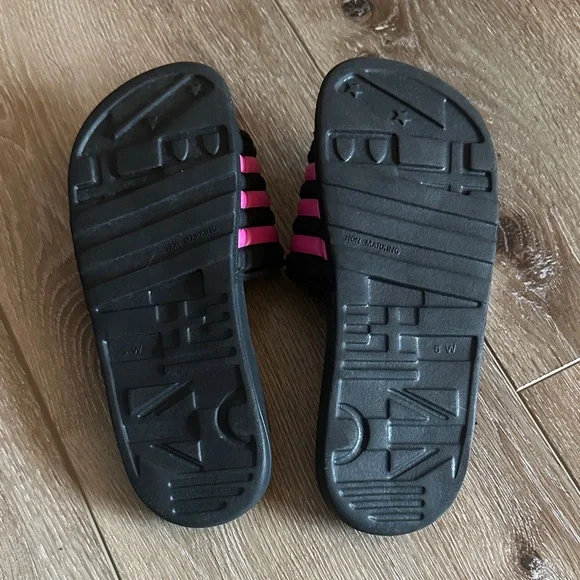 Adidas Women’s Black and Pink Slide Sandals 6W - Picture 5 of 6